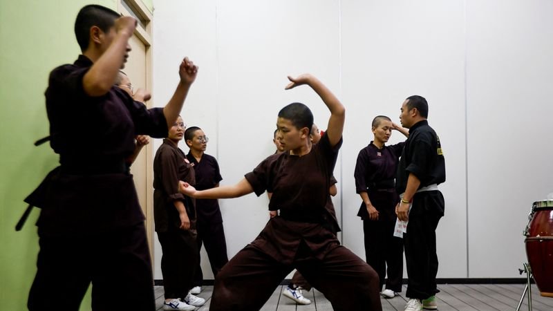 Monjas que practican kung fu en Nepal abren nuevamente su convento al público después de cinco años