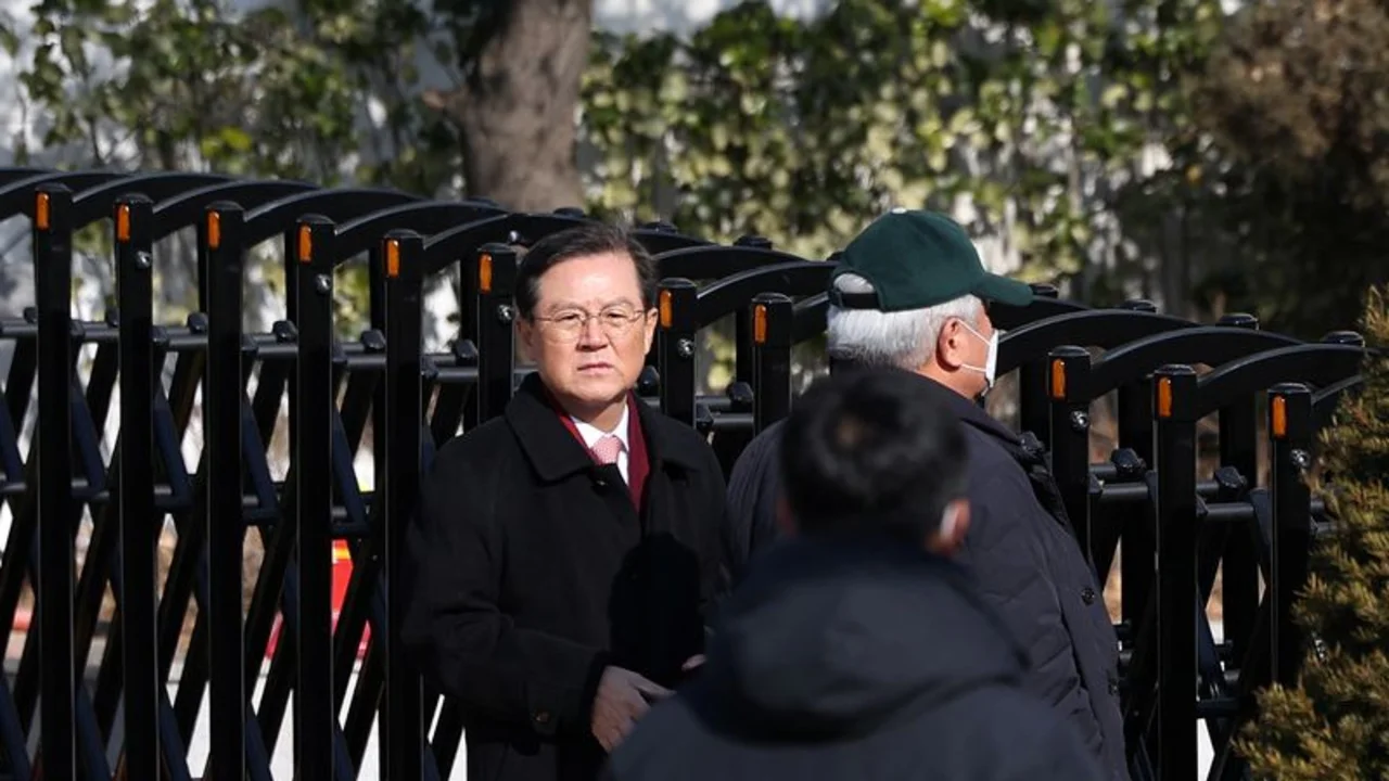La guardia presidencial de Corea del Sur impide la detención de Yoon tras un tenso enfrentamiento