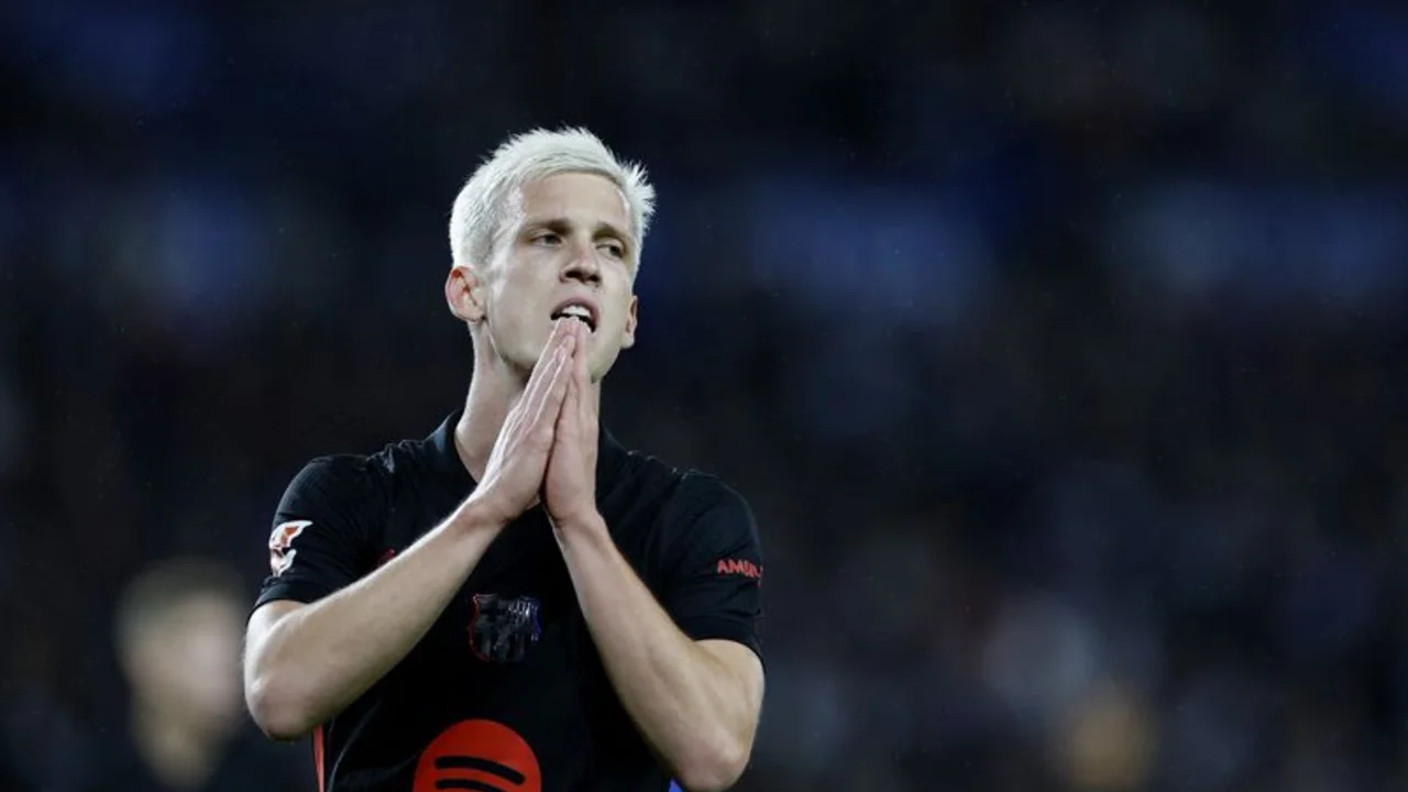 Barcelona pierde intento de seguir contando con futbolistas Olmo y Víctor