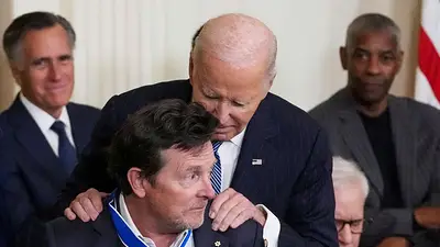 Biden concede Medalla Presidencial de la Libertad a Hillary Clinton, Michael J. Fox, Denzel Washington, Lionel Messi Biden concede Medalla Presidencial de la Libertad a Hillary Clinton, Michael J. Fox, Denzel Washington, Lionel Messi