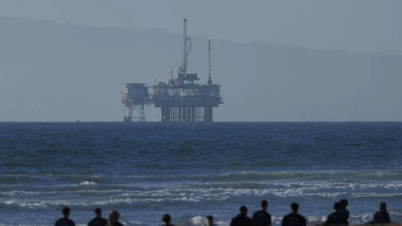 Biden prohibirá la explotación de petróleo y gas cerca de las costas antes del mandato de Trump