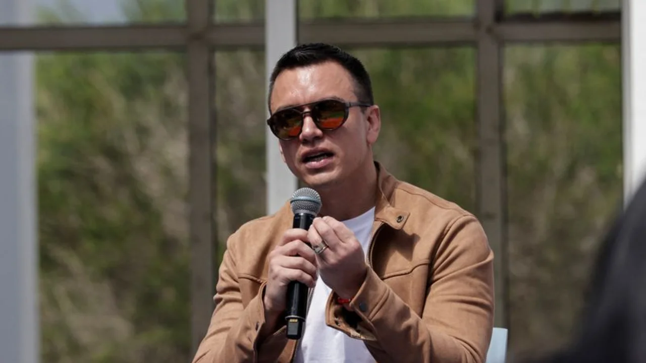 Noboa nombra a presidenta interina en Ecuador para poder hacer campaña