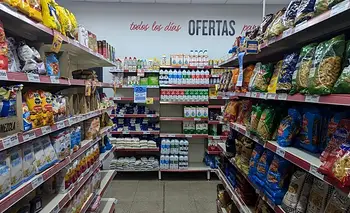 Nueve de cada 10 hogares bonaerenses están en rojo salarial y 4 de cada 10 comen menos | Crisis económica