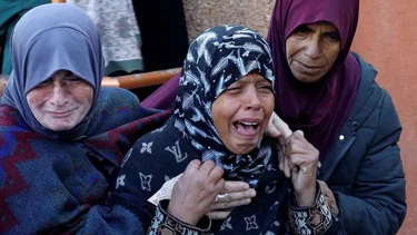 Ataques israelíes matan a decenas de personas en Gaza mientras EEUU presiona por un alto el fuego