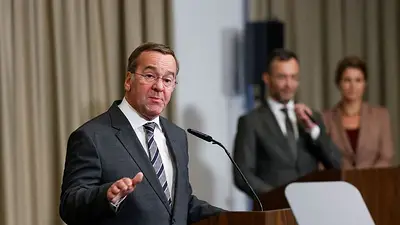 Alemania estudiará cambiar el formato de Ramstein si EEUU se retira, según el ministro de Defensa Alemania estudiará cambiar el formato de Ramstein si EEUU se retira, según el ministro de Defensa