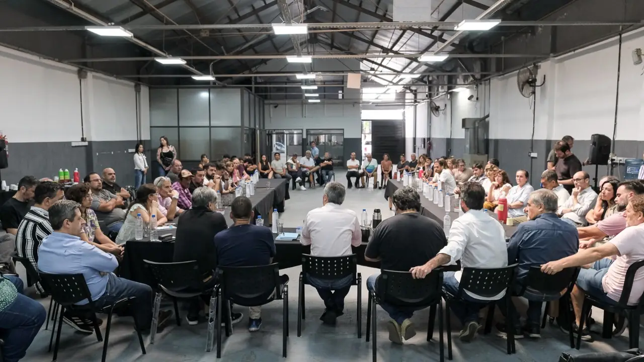 Kicillof ordena a la tropa: reuniones sectoriales para contener distintos espacios políticos