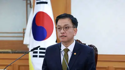 Choi, segundo presidente en funciones surcoreano, camina en la cuerda floja Choi, segundo presidente en funciones surcoreano, camina en la cuerda floja