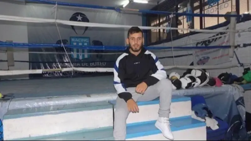 Gonzalo Díaz en un ring de boxeo.