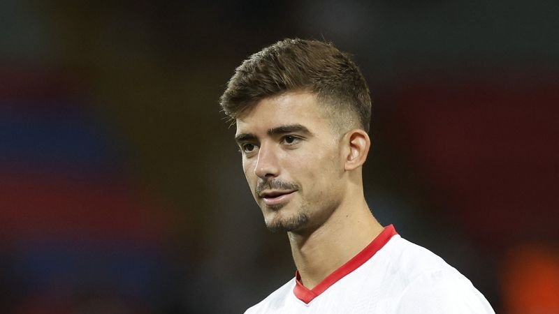 Kike Salas, defensa del Sevilla, es detenido por una trama de apuestas ilegales