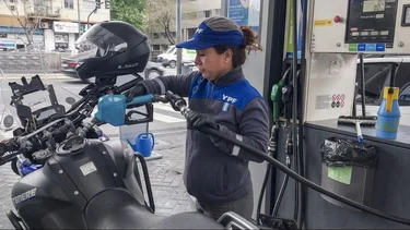 Descuentos en nafta y gasoil en enero