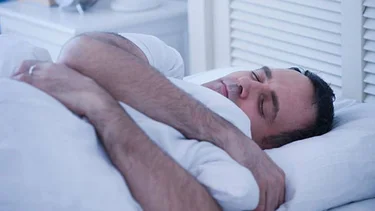 Dormir más de 8 horas podría generar graves problemas de salud, según la ciencia 