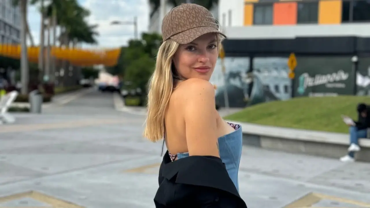  Cuándo sale el álbum debut de Gigi. 