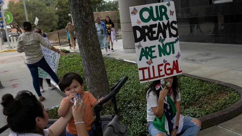 Tribunal de apelaciones de EEUU rechaza programa de Biden para proteger a los inmigrantes "Dreamers"