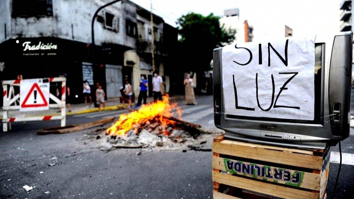 Pese al aumento de tarifas eléctricas, empeoró la calidad del servicio en el AMBA