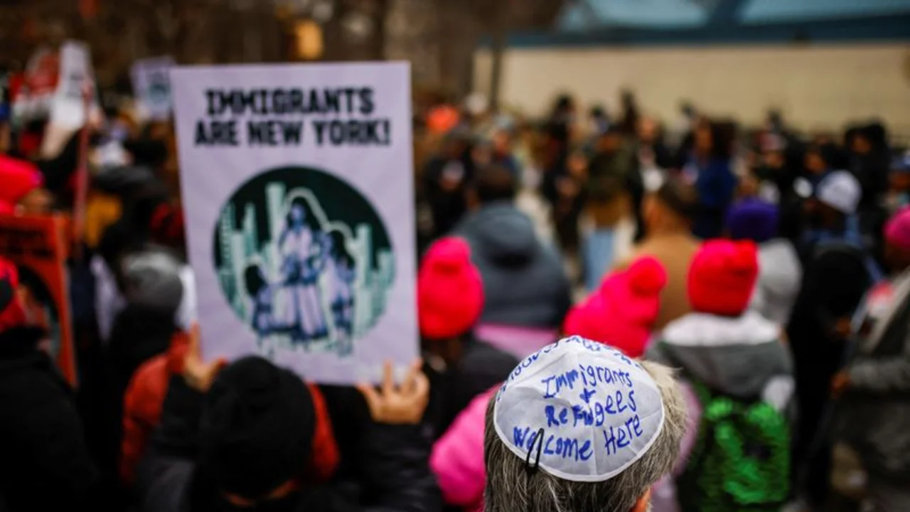 Fuerzas de inmigración de Trump se centrarán en varias ciudades, dice nuevo "zar de las fronteras"