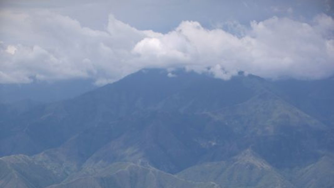 Mina de oro de Zijin en Colombia detiene producción por ataque explosivo