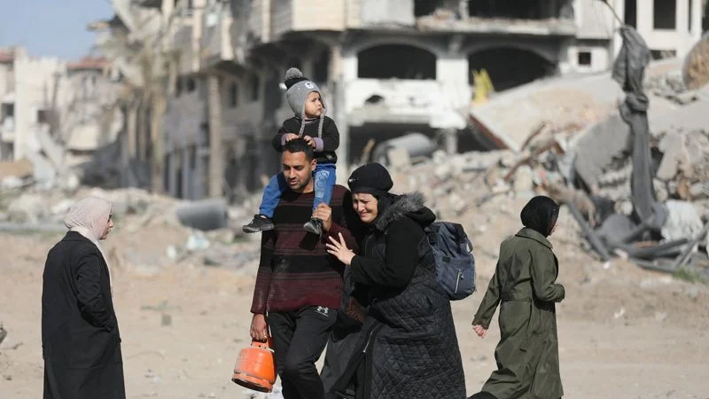 Entra en vigor el acuerdo de alto el fuego en Gaza, combates cesan tras un retraso