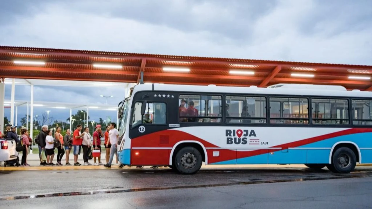 Con un piso de $450, desde hoy rige un nuevo valor en el boleto de colectivos: a qué tramos afecta