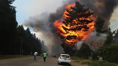 Foco ígneo en Epuyén, provincia de Chubut. Foco ígneo en Epuyén, provincia de Chubut.