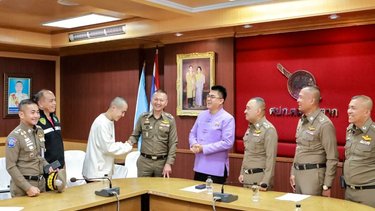 Varias familias chinas piden la liberación de sus parientes retenidos por grupos de trata en Myanmar