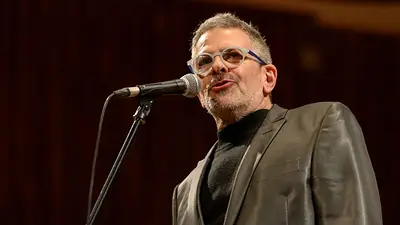 Guillermo Fernández cantando Guillermo Fernández cantando