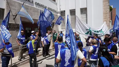 Empleados municipales cruzaron a Pullaro por la reforma constitucional: "Derechos de los trabajadores" Empleados municipales cruzaron a Pullaro por la reforma constitucional: "Derechos de los trabajadores"