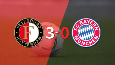 Goleada de Feyenoord a Bayern Múnich con doblete de Santiago Giménez incluído Goleada de Feyenoord a Bayern Múnich con doblete de Santiago Giménez incluído