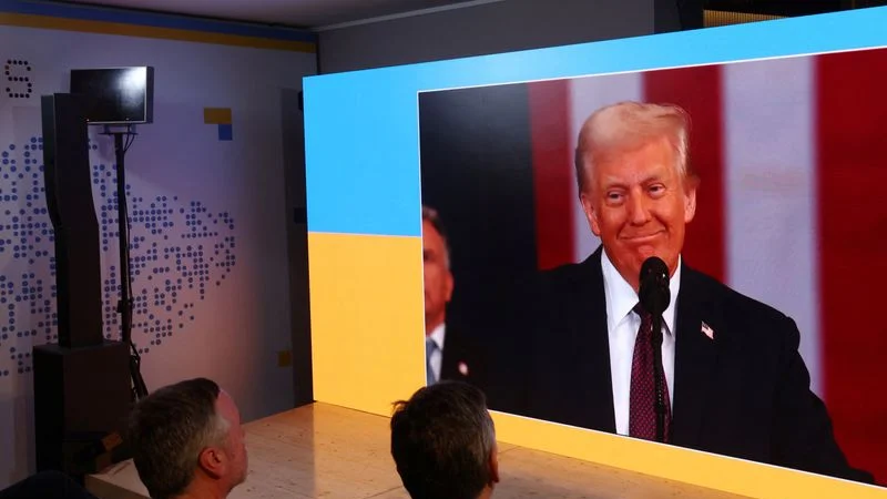 Trump se dirigirá a líderes políticos y empresariales en el foro de Davos en remoto