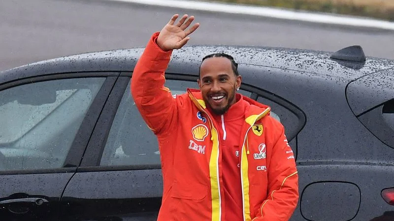 Hamilton dice que fichó con Ferrari por "una corazonada"