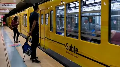 Caída histórica de pasajeros en el subte: se redujo más de la mitad en los últimos años Caída histórica de pasajeros en el subte: se redujo más de la mitad en los últimos años