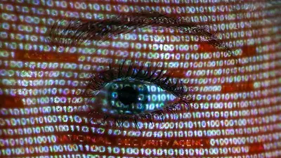 Brasil prohíbe a empresa TFH, cofundada por CEO de OpenAI, pagar por escanear el iris de las personas Brasil prohíbe a empresa TFH, cofundada por CEO de OpenAI, pagar por escanear el iris de las personas