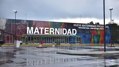 Desvió el colectivo para ayudar a una mujer embarazada y la Policía colaboró: final feliz en Córdoba Desvió el colectivo para ayudar a una mujer embarazada y la Policía colaboró: final feliz en Córdoba