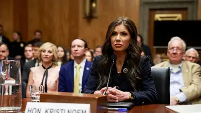 El Senado confirma a Kristi Noem como secretaria de Seguridad Nacional de Trump El Senado confirma a Kristi Noem como secretaria de Seguridad Nacional de Trump
