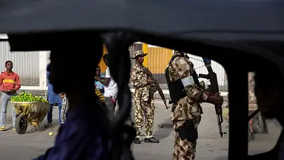Militantes islamistas matan al menos a 20 soldados nigerianos, según fuentes de seguridad Militantes islamistas matan al menos a 20 soldados nigerianos, según fuentes de seguridad