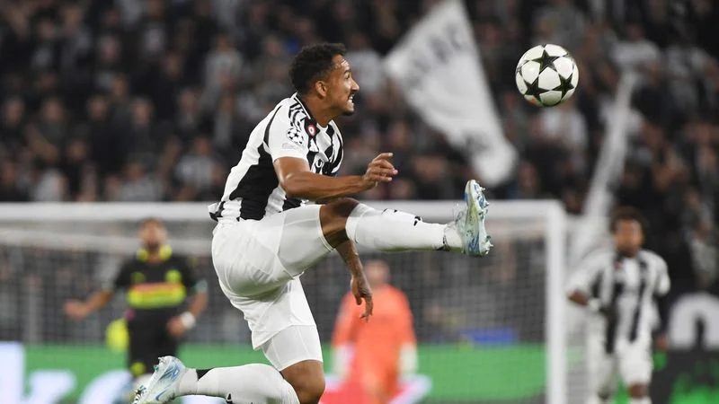 Brasileño Danilo deja la Juventus tras más de cinco años