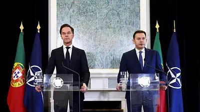 Rutte, de la OTAN, pide aumentar el gasto en defensa por encima del 2% del PIB Rutte, de la OTAN, pide aumentar el gasto en defensa por encima del 2% del PIB