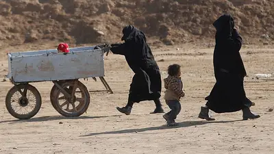 Los ministros de la UE acuerdan una hoja de ruta para aliviar las sanciones a Siria Los ministros de la UE acuerdan una hoja de ruta para aliviar las sanciones a Siria