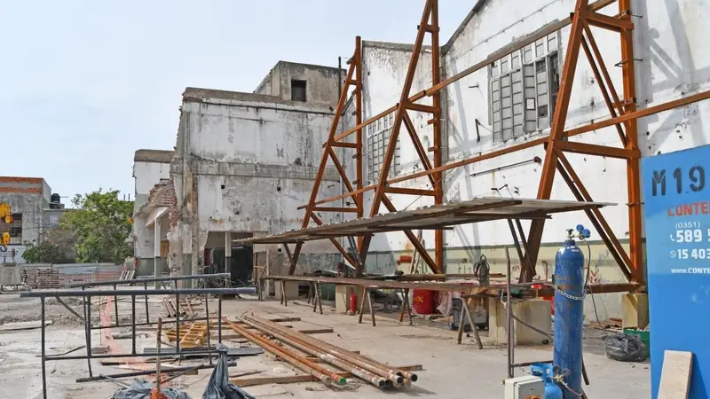 Ferraresi reclamó al Estado nacional la devolución de dos inmuebles