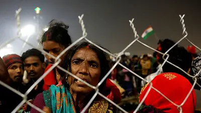 Al menos siete muertos en una estampida en el festival Maha Kumbh de la India Al menos siete muertos en una estampida en el festival Maha Kumbh de la India
