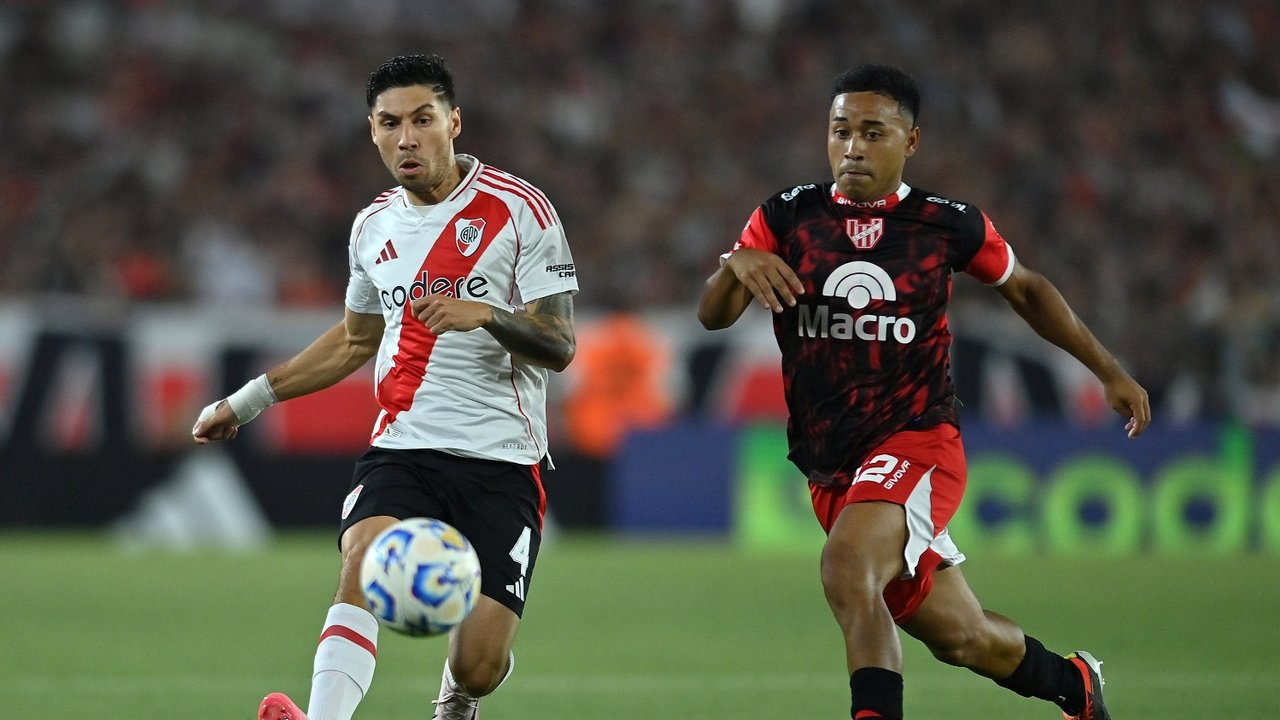 Papelón: pararon el partido de River porque se cayó el Pack Fútbol