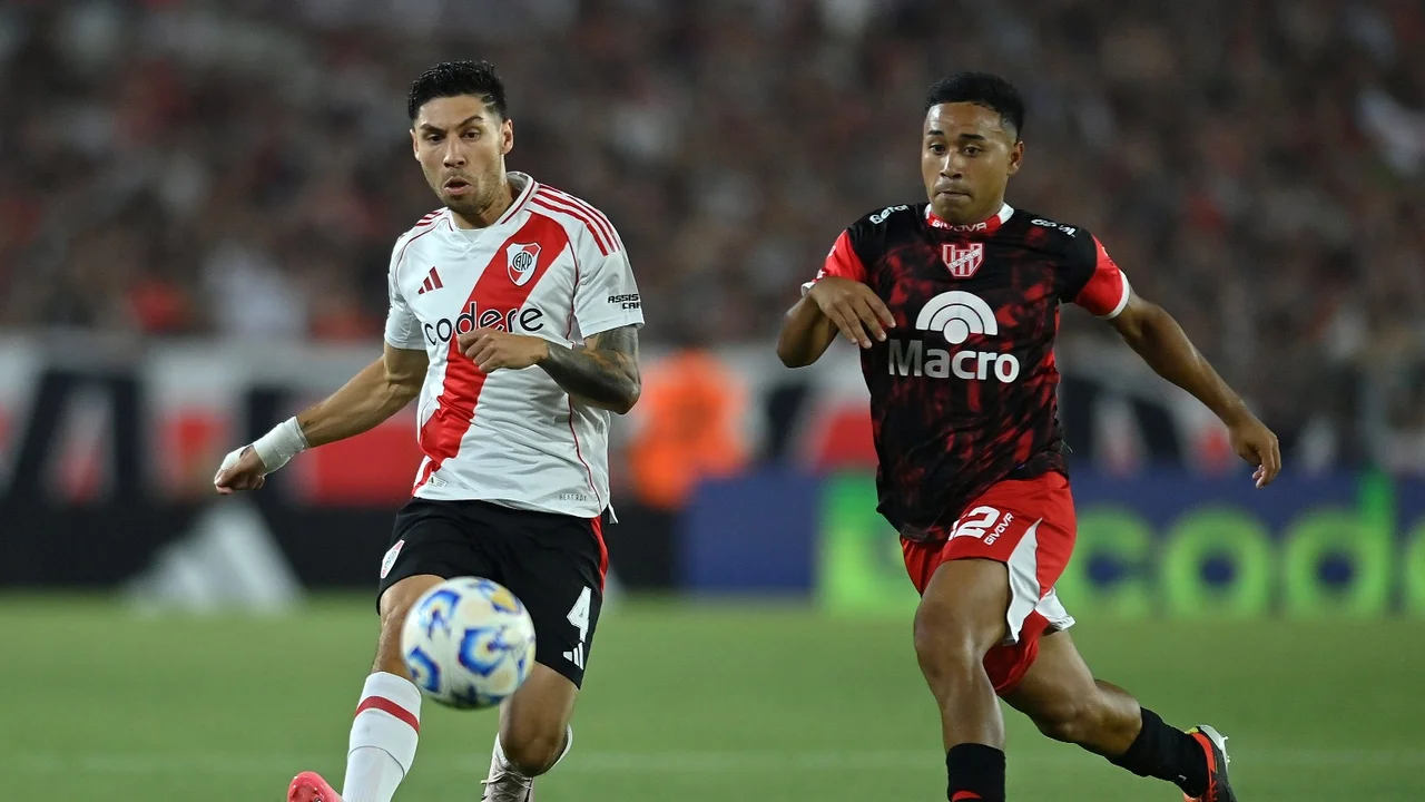 Papelón: pararon el partido de River porque se cayó el Pack Fútbol
