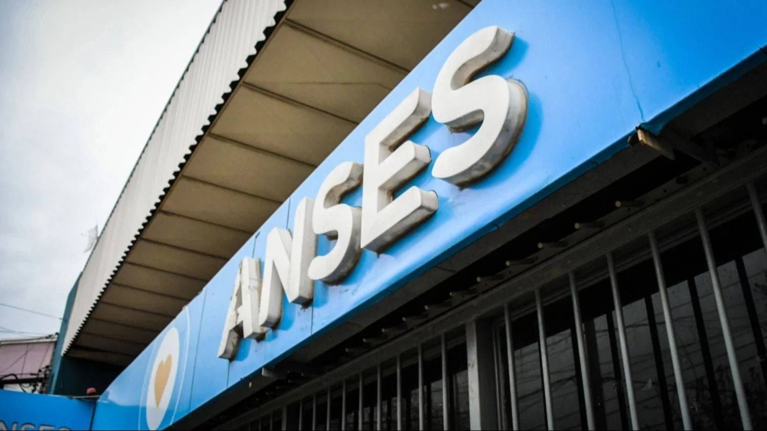 Fechas de cobro ANSES: quiénes cobran jubilaciones, pensiones y AUH este miércoles 30 de julio
