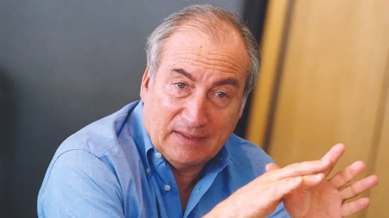 El escritor Tomás Eloy Martínez.