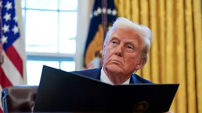 Trump repite la amenaza de aranceles para disuadir a los BRICS de sustituir el dólar estadounidense Trump repite la amenaza de aranceles para disuadir a los BRICS de sustituir el dólar estadounidense