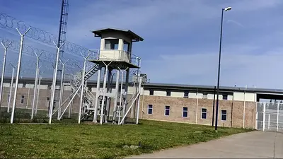 Corrupción en cárceles de Santa Fe: imputan a dos penitenciarios por el asesinato de un preso Corrupción en cárceles de Santa Fe: imputan a dos penitenciarios por el asesinato de un preso