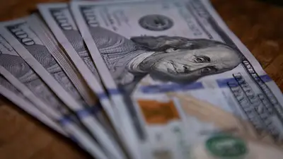 Con movimientos dispares, el dólar oficial y el blue confluyeron en $ 1.275 Con movimientos dispares, el dólar oficial y el blue confluyeron en $ 1.275