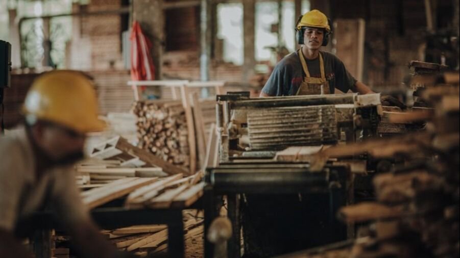 Indec: se derrumbaron la industria y la construcción en agosto