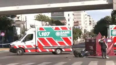 Año Nuevo fatal en CABA: dos pesonas murieron en un choque entre una moto y un colectivo Año Nuevo fatal en CABA: dos pesonas murieron en un choque entre una moto y un colectivo