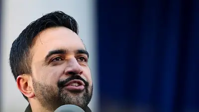 El alcalde de Nueva York promete aplicar un programa socialista democrático El alcalde de Nueva York promete aplicar un programa socialista democrático