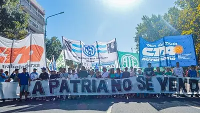 La CGT y la CTA advirtieron que el decreto de la SIDE habilita la "persecusión sindical" La CGT y la CTA advirtieron que el decreto de la SIDE habilita la "persecusión sindical"